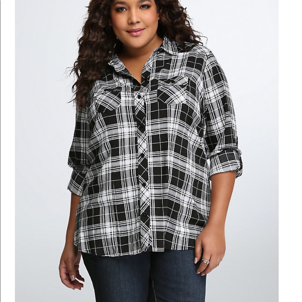 Torrid Black & White Plaid Shirt / Button Down 3x